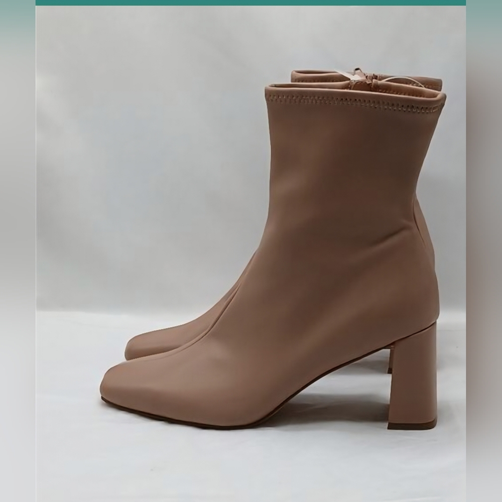 NEWSteve Madden Harli Boots Womens 9.5M Blush Faux Leather Square Toe Whimsygoth